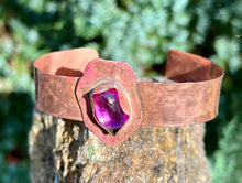 Load image into Gallery viewer, Pink crystal copper bangle bracelet
