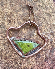 Load image into Gallery viewer, Copper and green stone pendant
