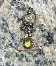 Load image into Gallery viewer, Peridot Sterling silver Jewish star oxidized pendant
