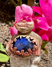 Load image into Gallery viewer, Lapis Lazuli Copper Heart Adjustable Ring
