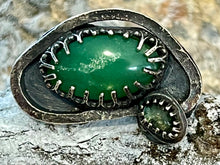 Load image into Gallery viewer, Chrysoprase and tourmaline Eye Sterling silver ring
