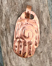 Load image into Gallery viewer, Copper swirl hamsa pendant
