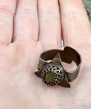 Load image into Gallery viewer, Green stone copper triangle wrap ring
